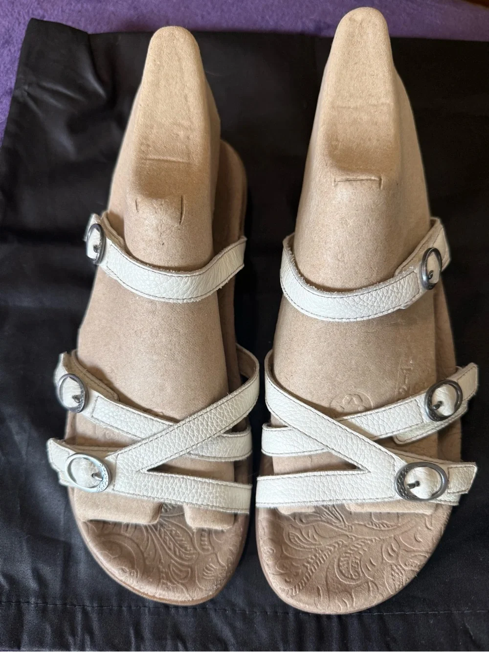 NEW Taos Cream Women’s Leather Strappy Sandals 9